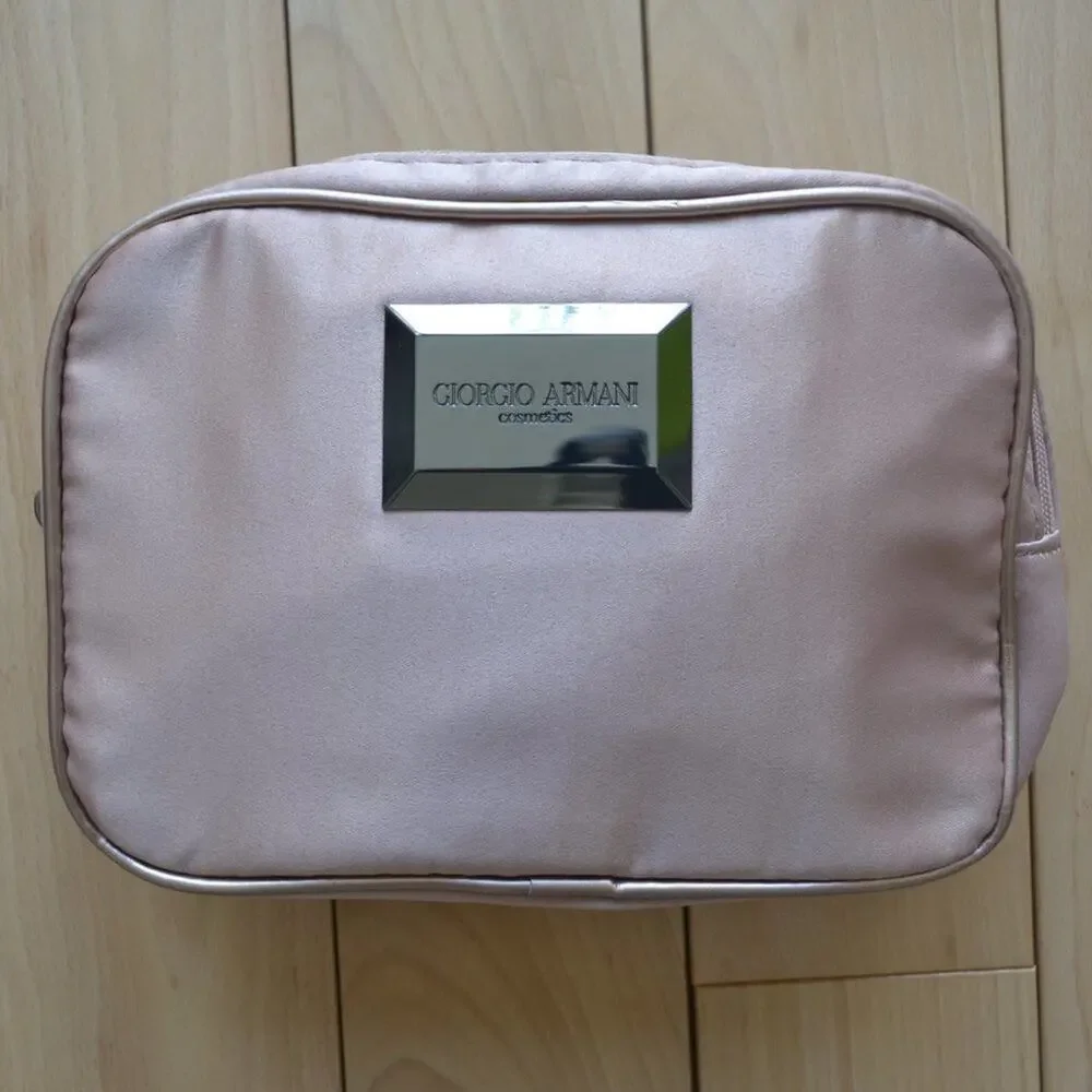 NWOT Giorgio Armani Make Up Bag Cosmetic Case